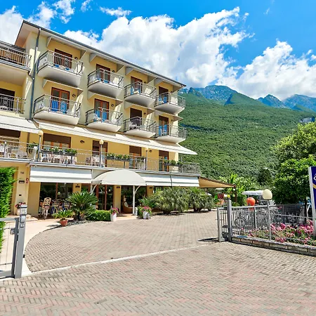 Hotel Eco Benacus 3*