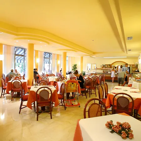 Eco Benacus فندق 3*