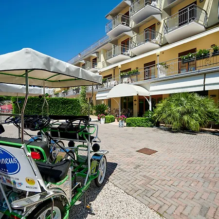 فندق Eco Benacus 3*