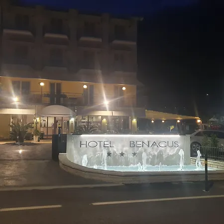 Eco Benacus فندق 3*