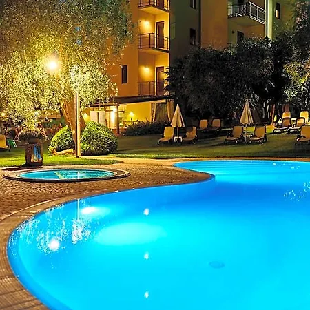 فندق Eco Benacus
