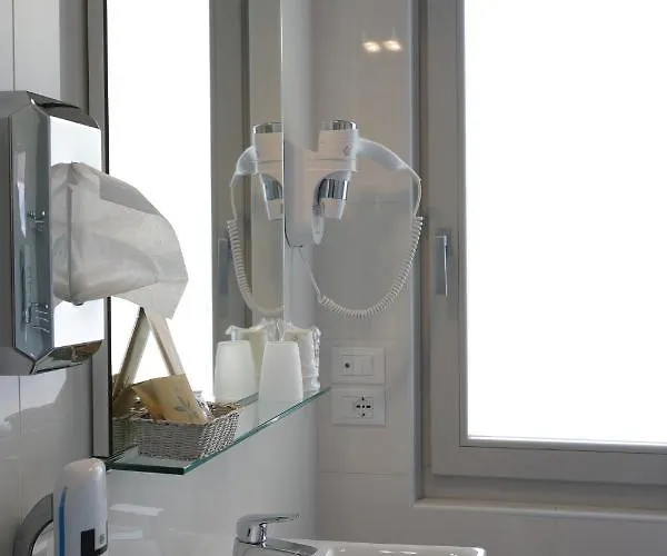 Hotell Eco Benacus 3*